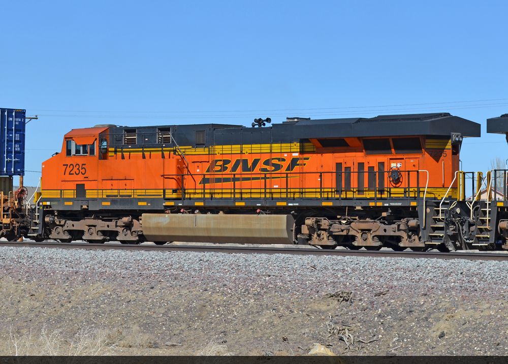 BNSF 7235